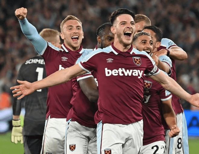 为什么球员在接捕到飞球后会迅速将球抛向二垒以示防守深度