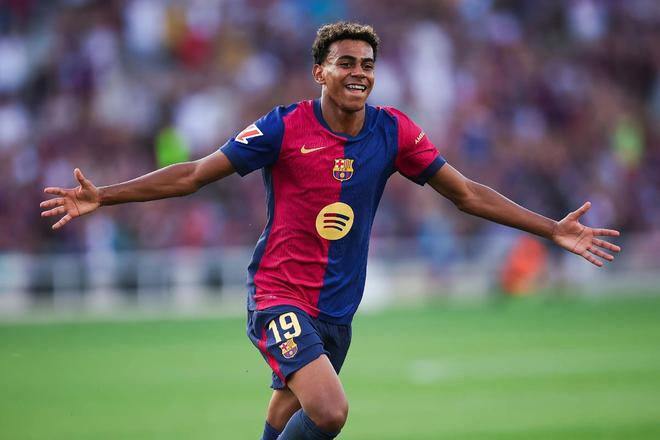 RMC：巴黎大巴被毕包球迷石块袭击，所幸并无人员受伤