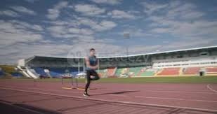 亚伦·贾吉单季击出 62 支本垒打，正式打破罗杰·马里斯保持的美联单季纪录